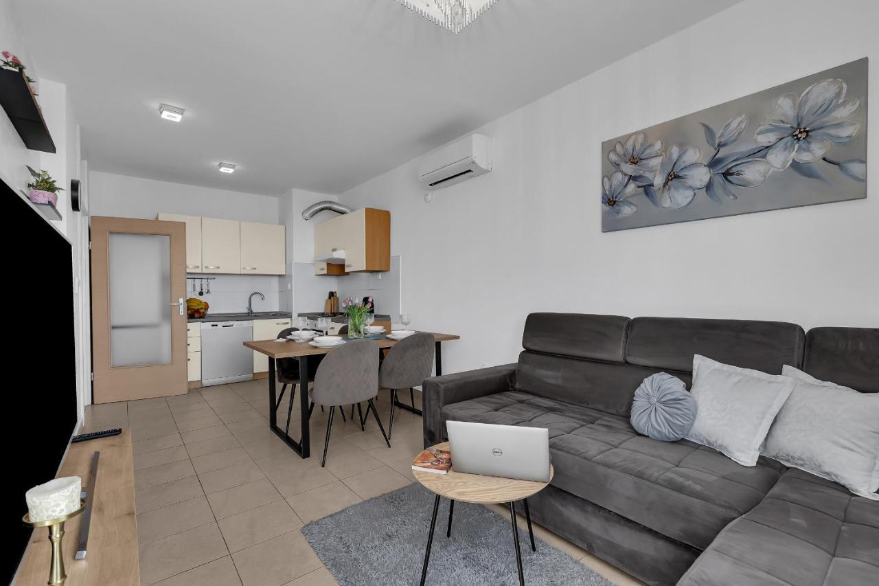 Apartman Magnolia Makarska Eksteriør billede